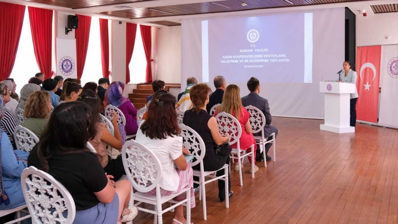 burdurda-kadin-kooperatifleri-icin-guc-birligi-toplantisi-yapildi2.jpg