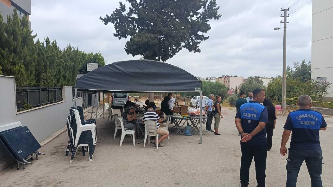 Adana Çukurova’da 3 Katlı Apartmanın Merdiveni Çöktü3