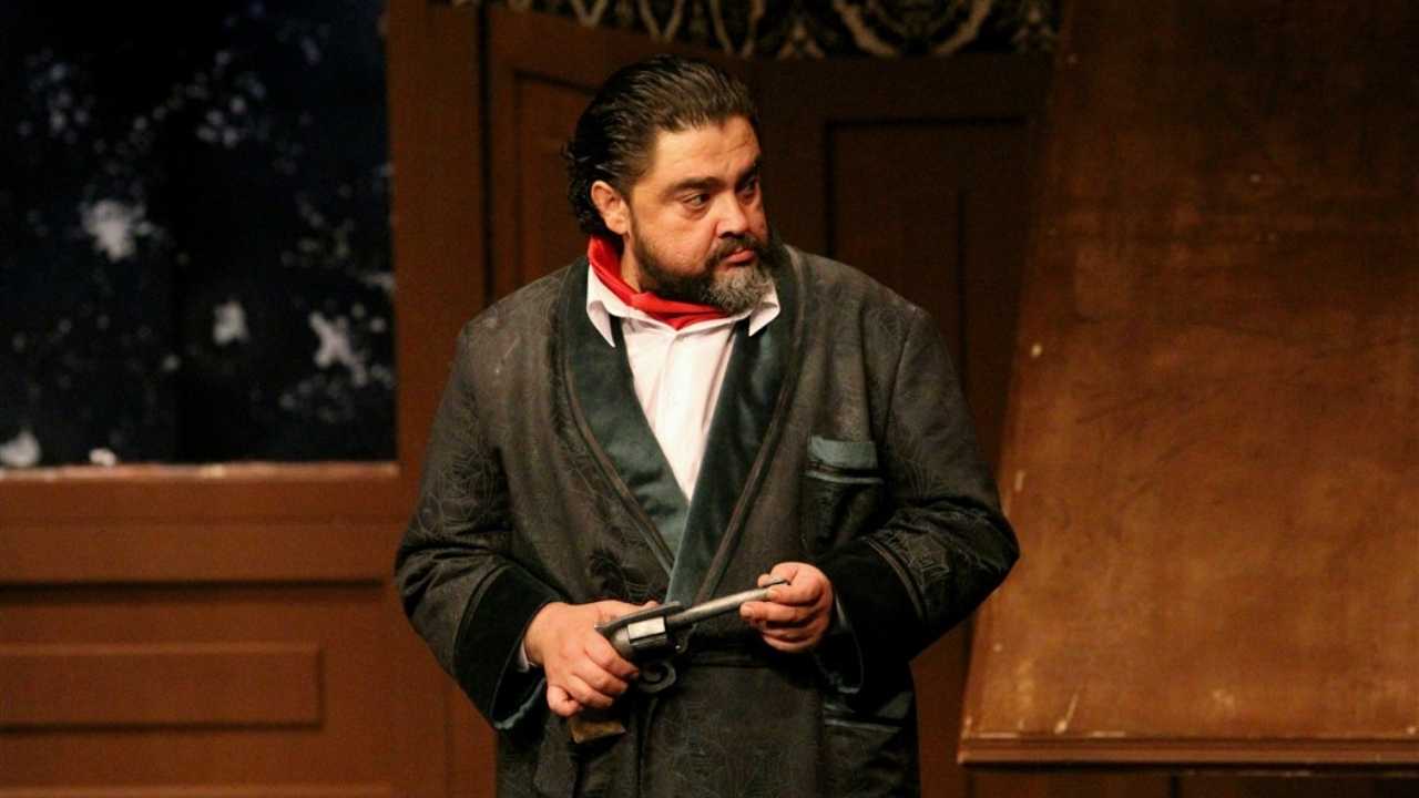Antalya Devlet Tiyatrosu Müdürü Gökhan Tüzün'e Yılın Oyuncusu Ödülü 2
