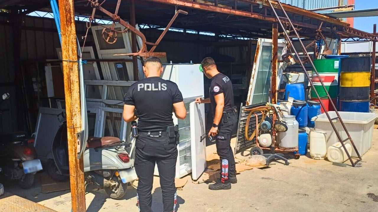 Antalya'da 61 Hurdalığa Eş Zamanlı Baskın! 8 İş Yeri Kapatıldı 3