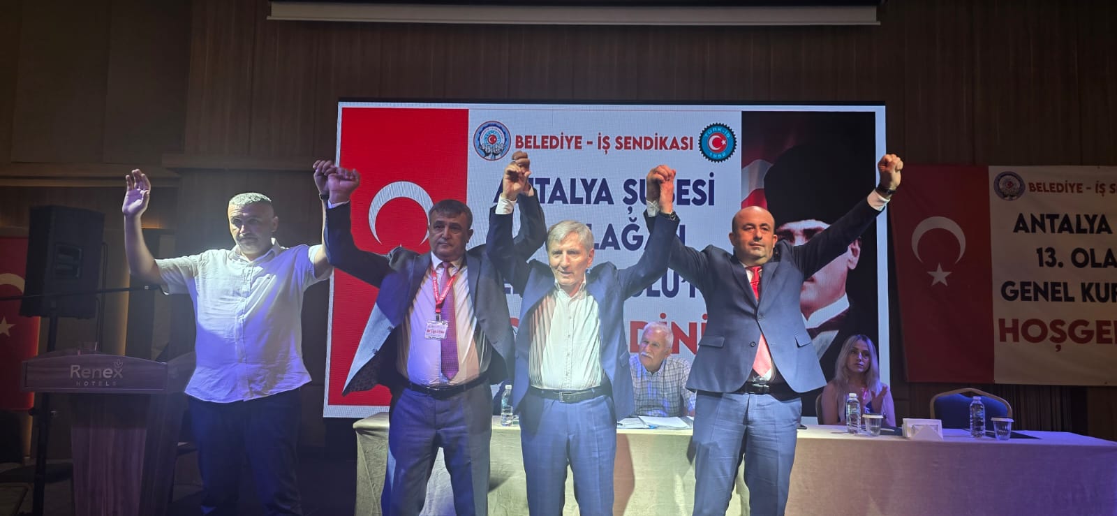 Beledi̇ye İş Yeni̇ Başkanini Seçti̇
