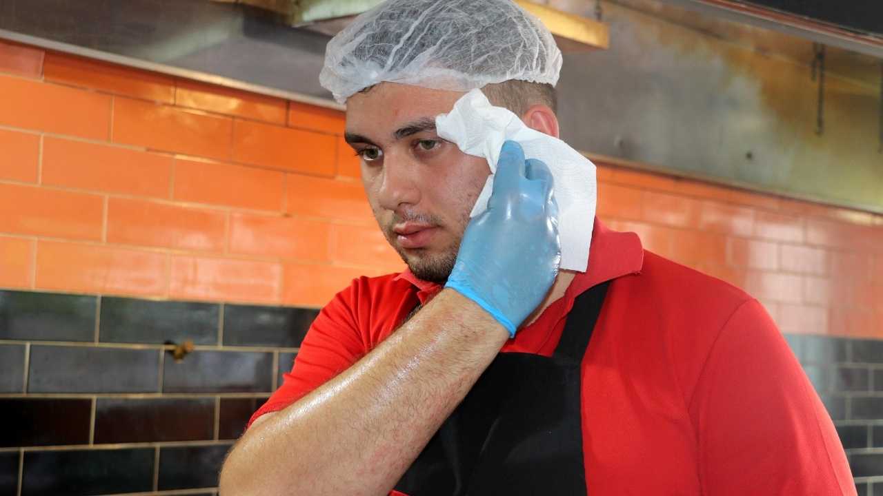 Fırına Dönen Antalya'da Döner Ustalarının İşi Daha Da Zor! 3