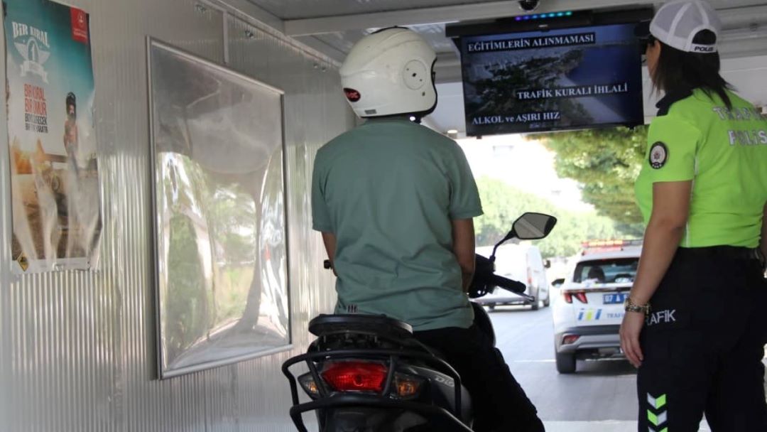 Motosiklet Kullanıcısı Eğitim İstasyonu Trafik Mobil Karavanı 1
