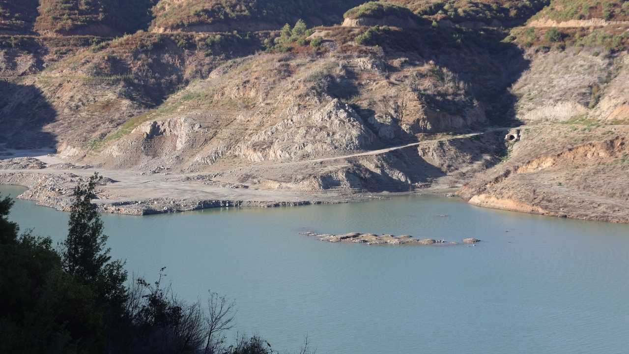 Hatay’da Karaçay Barajı Kuraklıkla Can Çekişiyor2