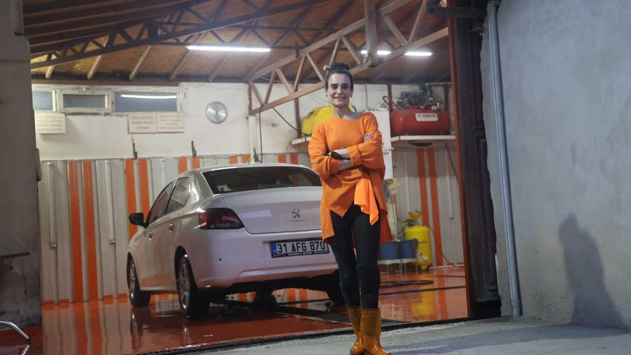 Hataylı Kadın Oto Yıkamacı Depremle Yıkıldı Umudunu Yitirmedi 4