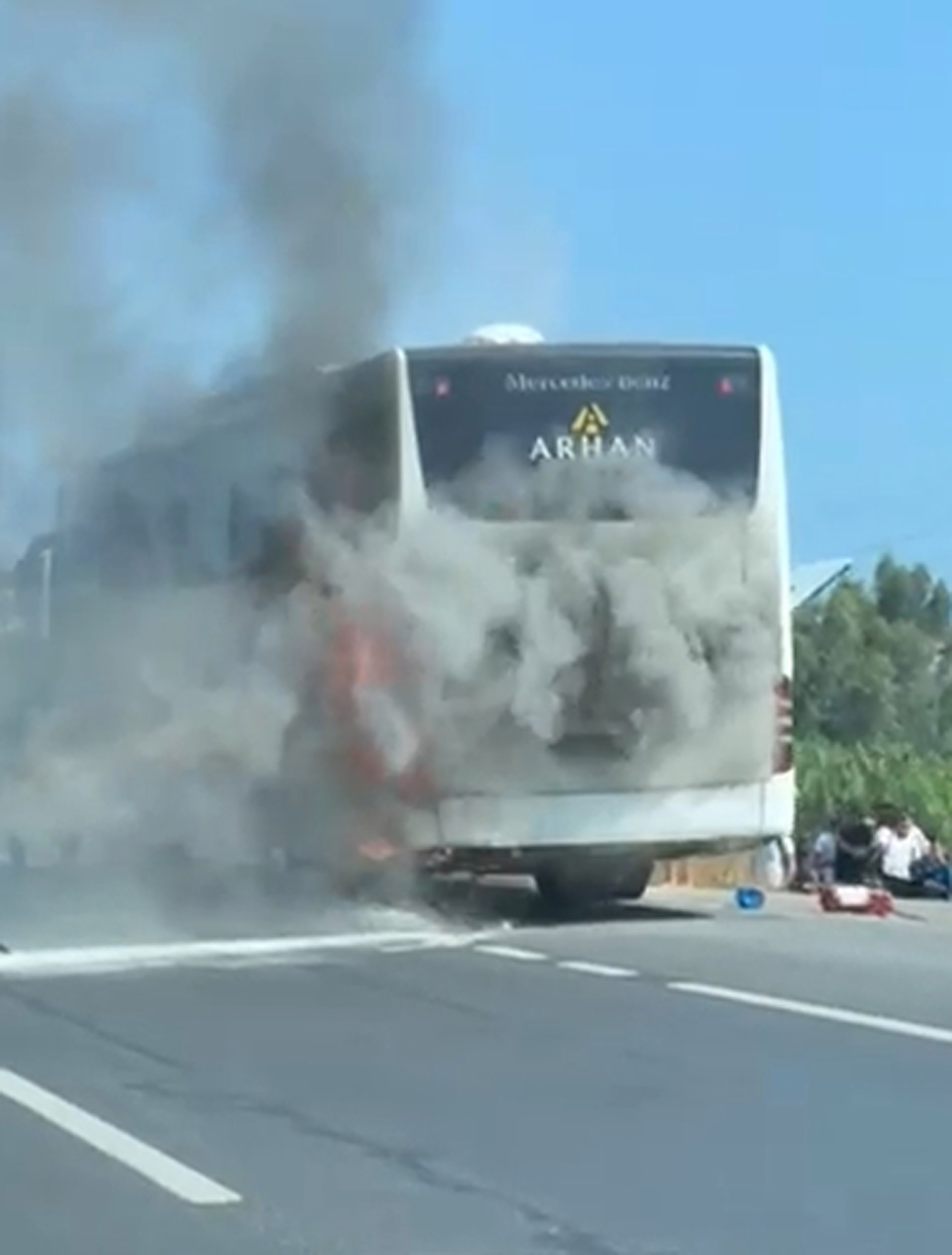 Manavgat Alanya Yolunda Tur Otobüsü Alev Alev Yandı! 43 Turist Kurtarıldı 6