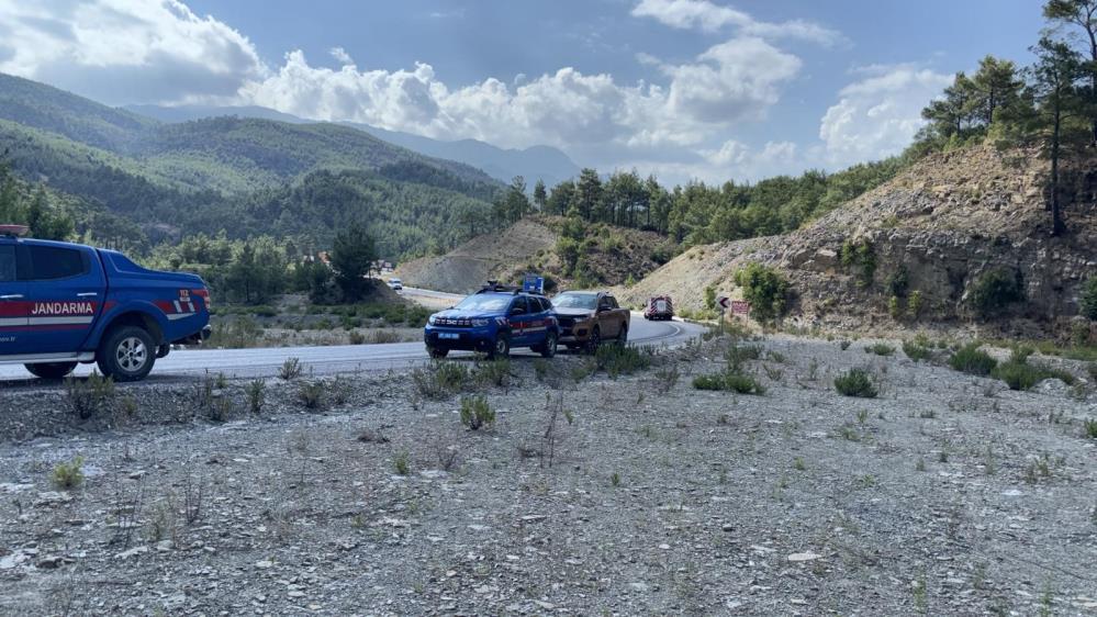 Manavgat'ta Motosikletli Şarampole Uçtu! Sürücü Yaralandı