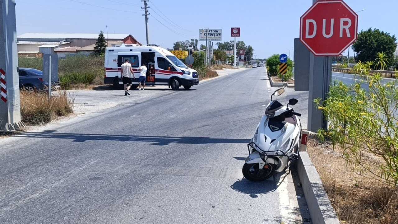 Manavgat’ta Otomobille Çarpışan Motosikletli Canını Zor Kurtardı 3