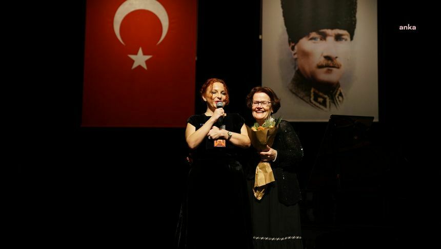 Çağdaş Yaşamı Destekleme Derneği Türkan Saylan’ı doğum gününde andı 9