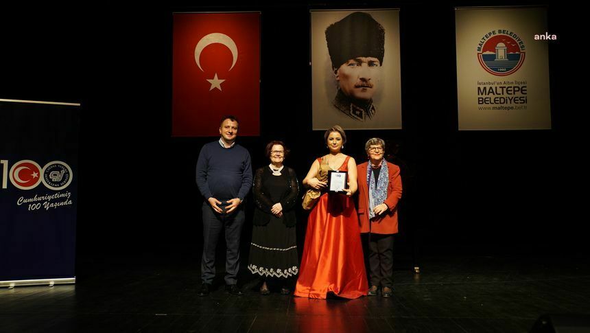 Çağdaş Yaşamı Destekleme Derneği Türkan Saylan’ı doğum gününde andı 1