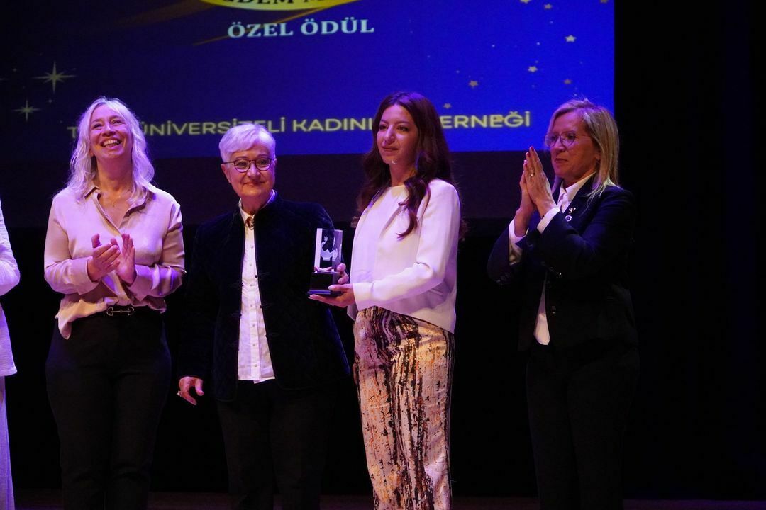 Önder Kadınlar ödüllendirildi 8