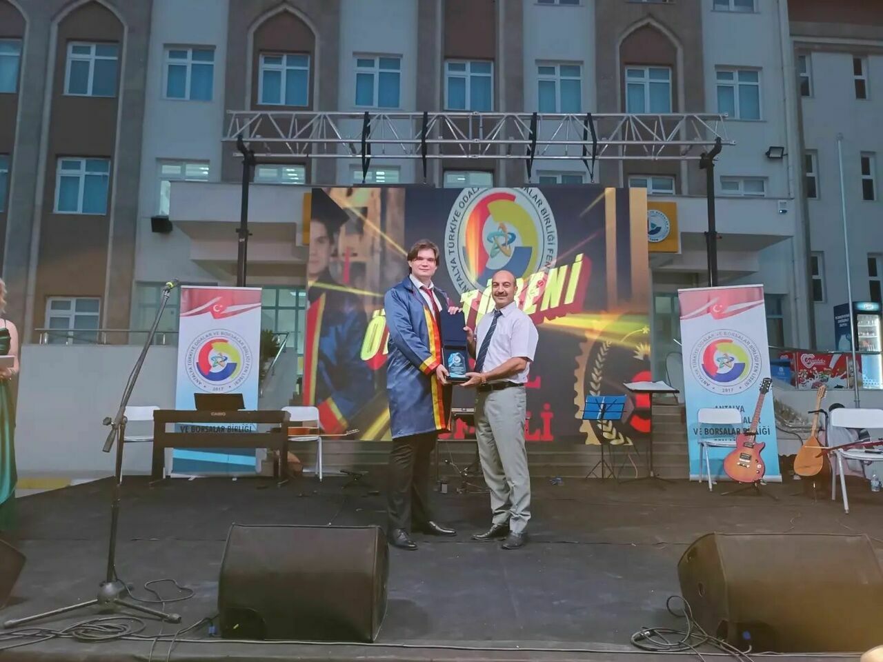 Antalya TOBB Fen Lisesi Mezunlarını Verdi 1