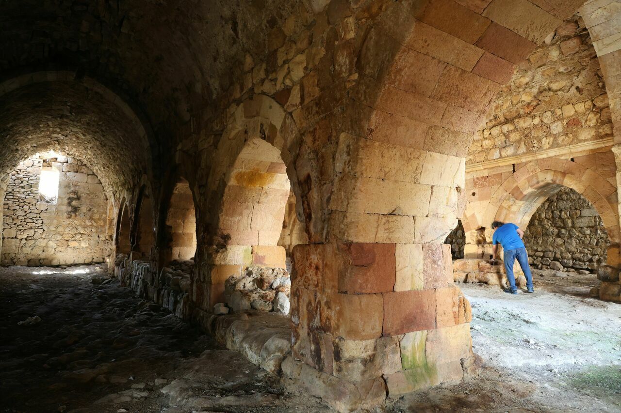 Elazığ'daki 750 Yıllık Kervansaray Zamanın Yıpratmasına Rağmen Ayakta Kalıyor 5