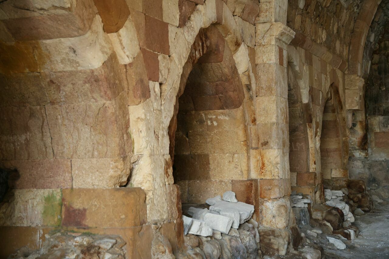 Elazığ'daki 750 Yıllık Kervansaray Zamanın Yıpratmasına Rağmen Ayakta Kalıyor 16