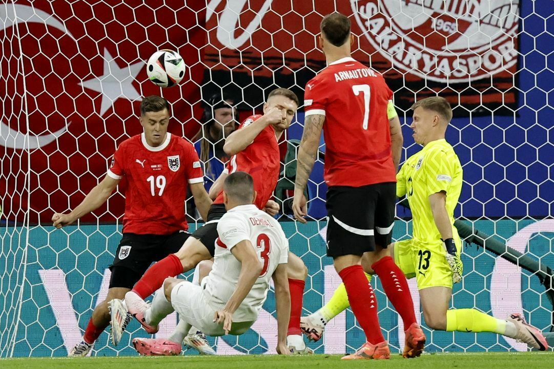 Türkiye Avusturya maçı böyle geçti! Kare kare çeyrek finale götüren zafer 14