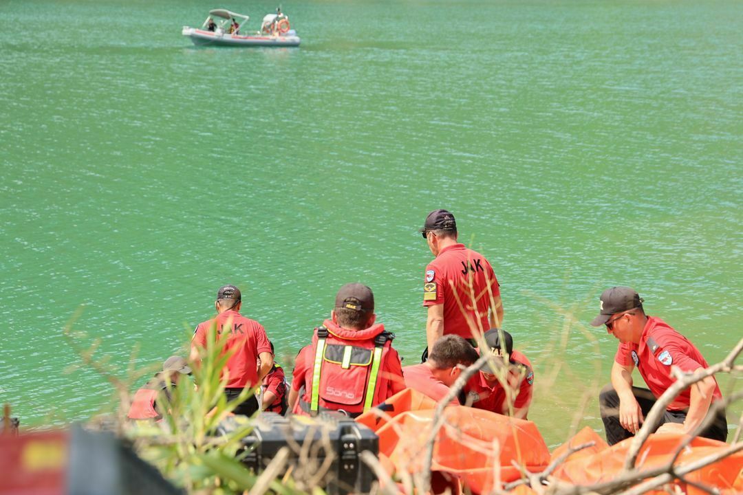Adana'da baraja düşen helikopter enkazı yerli teknoloji ile çıkarıldı 10