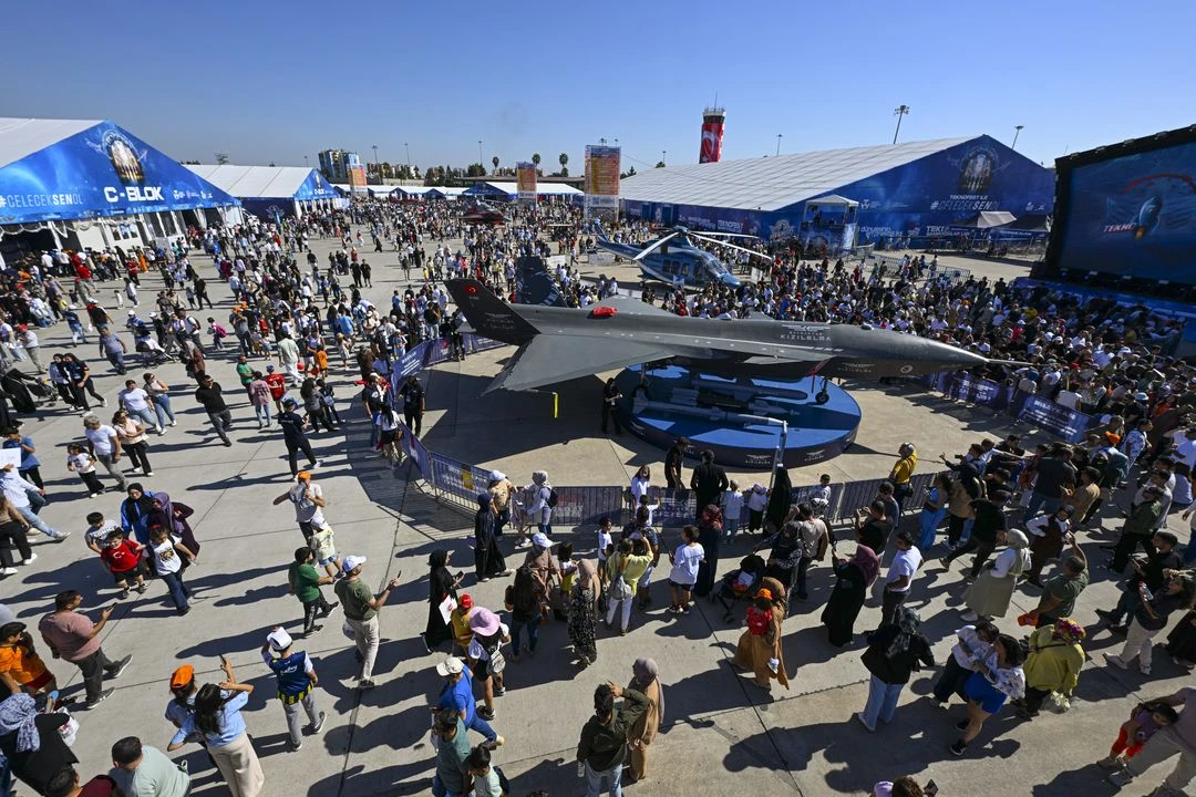 Adana TEKNOFEST'in son gününde ziyaretçi akını: Nefes kesen gösteriler 11