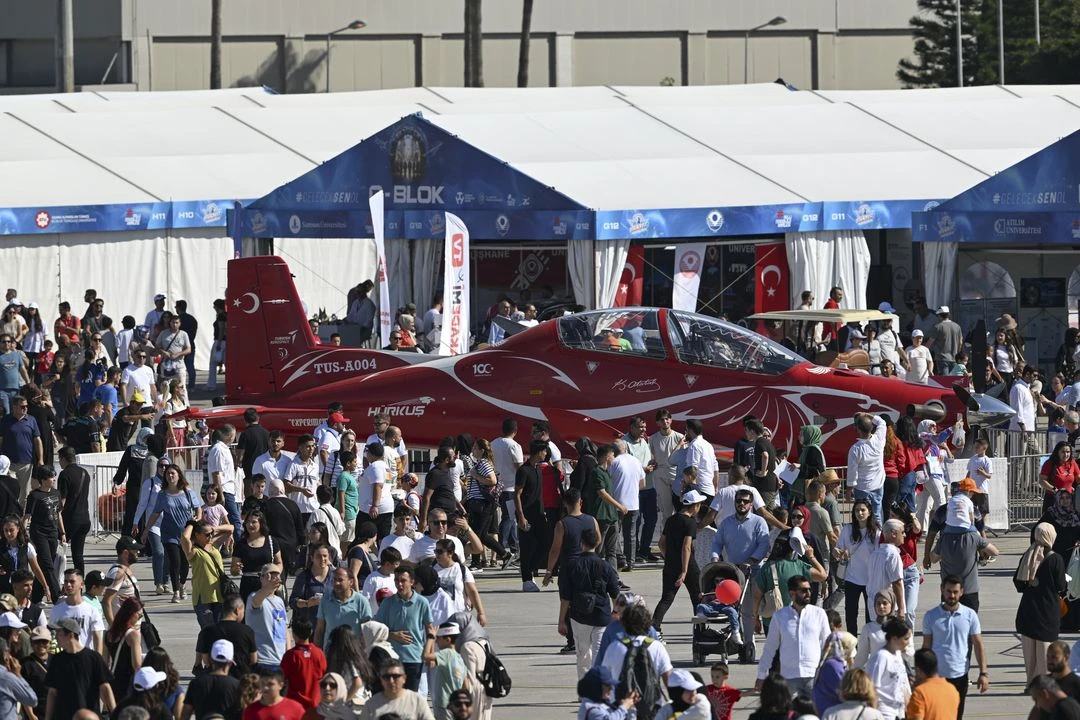 Adana TEKNOFEST'in son gününde ziyaretçi akını: Nefes kesen gösteriler 14