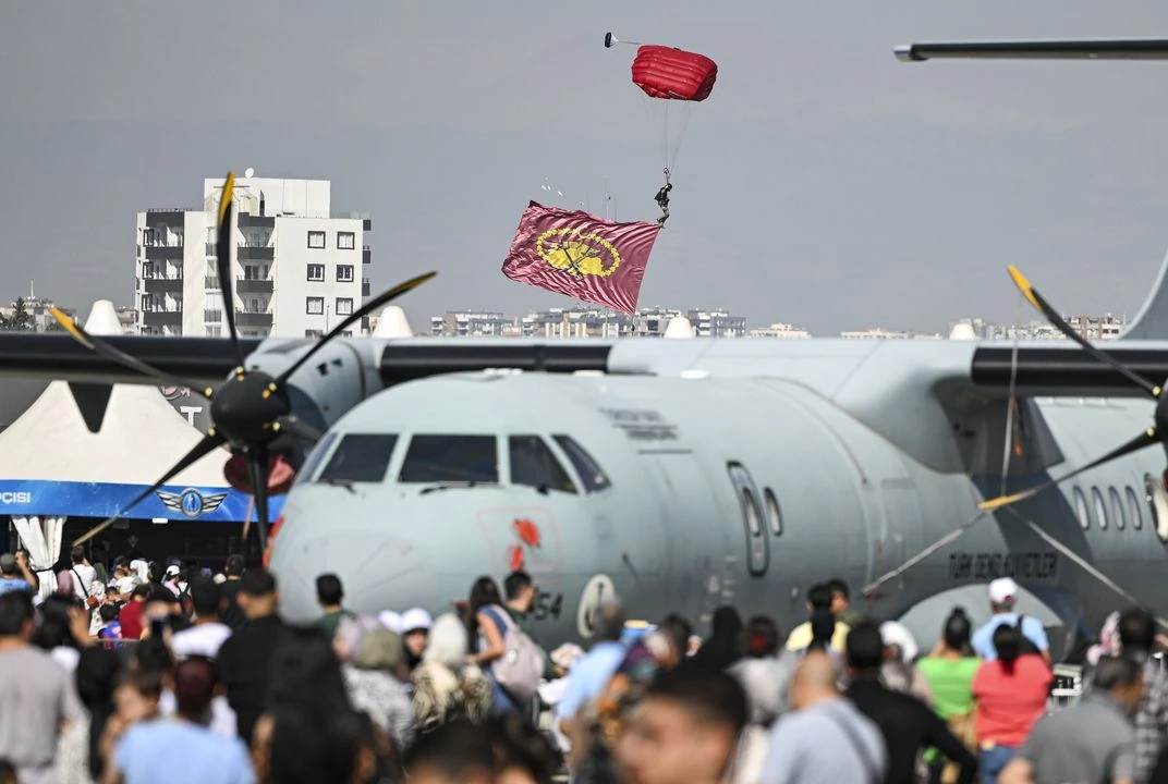 Adana TEKNOFEST'in son gününde ziyaretçi akını: Nefes kesen gösteriler 19