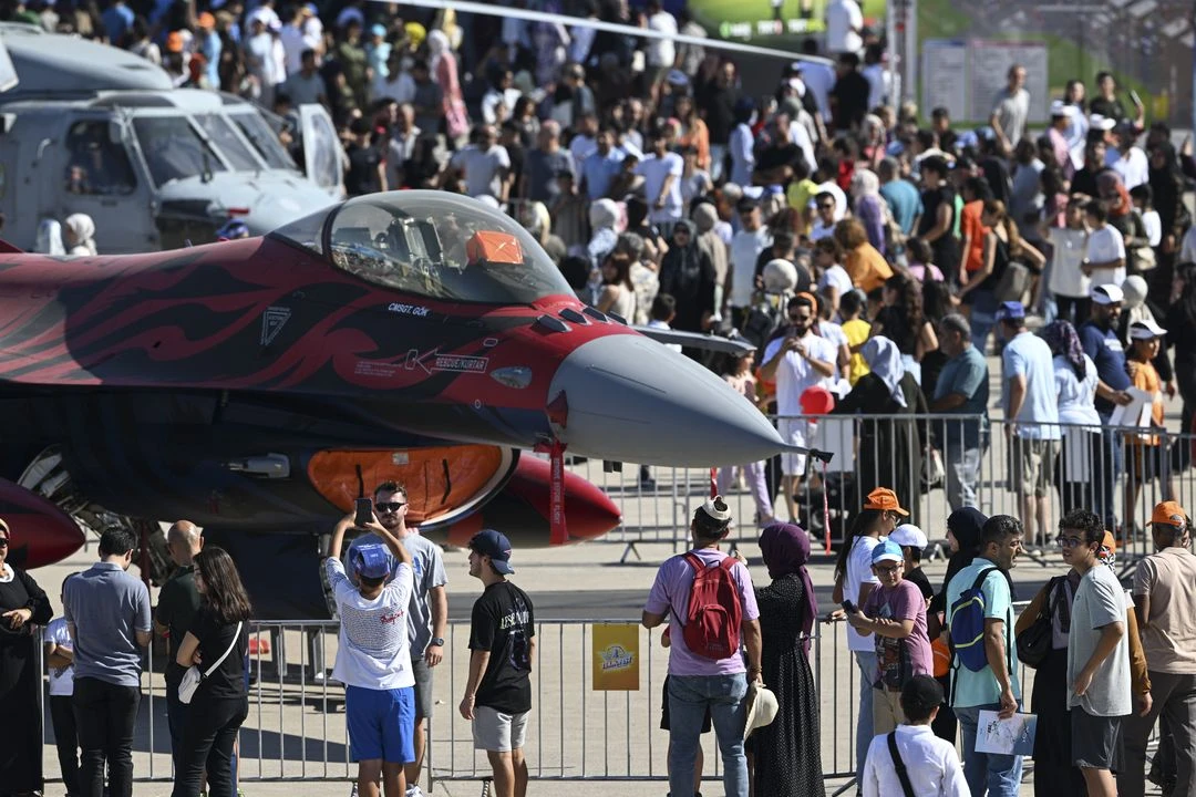 Adana TEKNOFEST'in son gününde ziyaretçi akını: Nefes kesen gösteriler 15