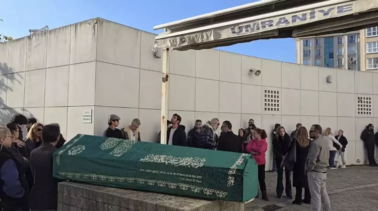 Hayatını Kaybeden Ünlü Oyuncu Tekin Temel'e Büyük Vefasızlık! 5