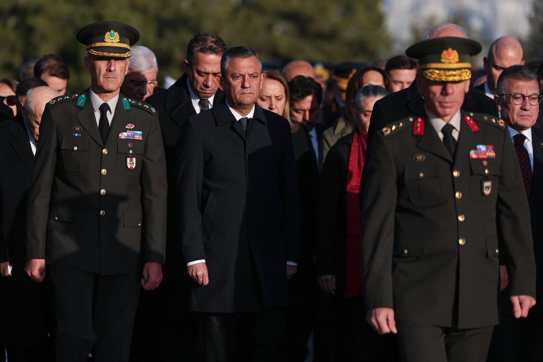 CHP Ata'nın Huzurunda! Özgür Özel: İlkelerine Sahip Çıkacağımızın Sözünü Verdik 1