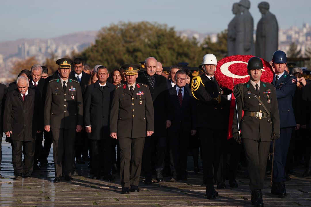 CHP Ata'nın Huzurunda! Özgür Özel: İlkelerine Sahip Çıkacağımızın Sözünü Verdik 2