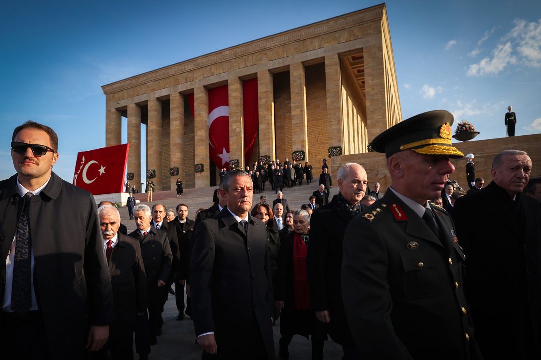 CHP Ata'nın Huzurunda! Özgür Özel: İlkelerine Sahip Çıkacağımızın Sözünü Verdik 6