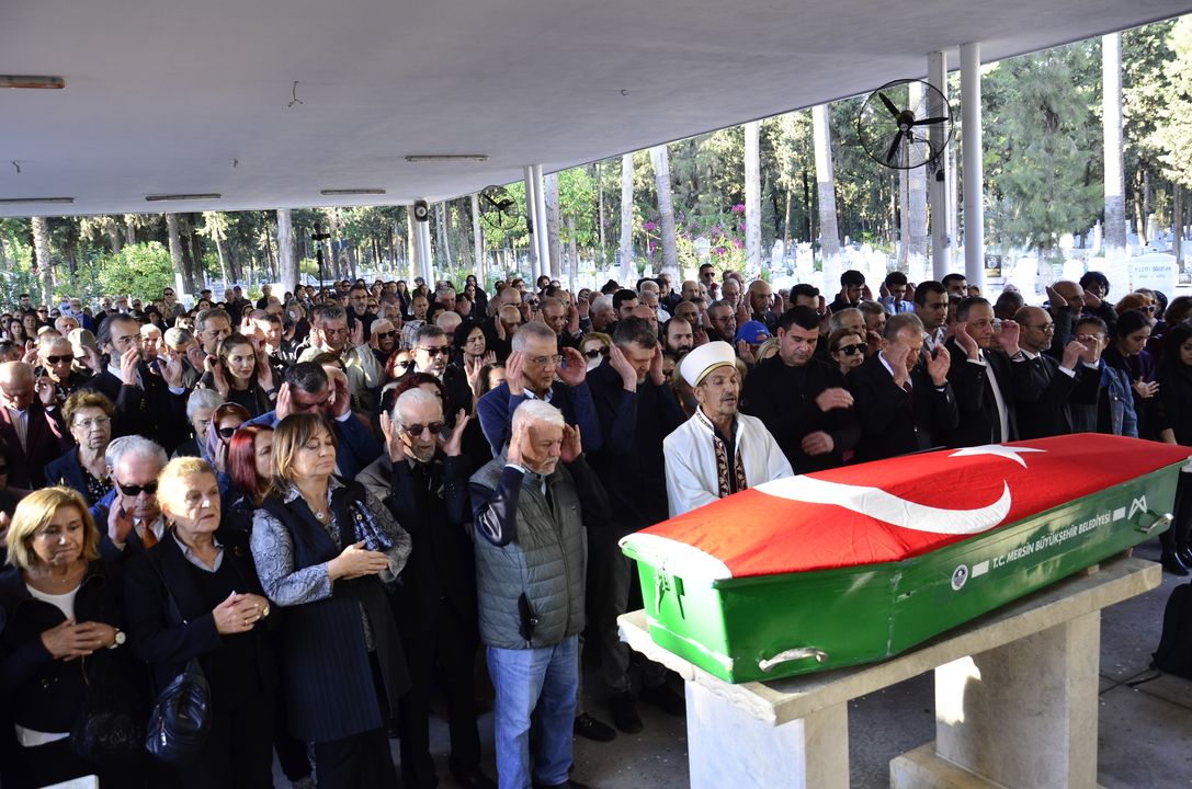 Muazzez İlmiye Çığ'a Mersin'de Son Görev 8