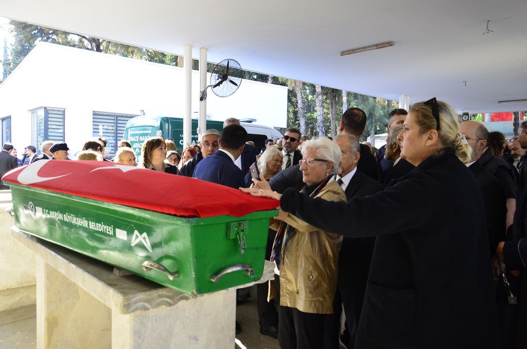 Muazzez İlmiye Çığ'a Mersin'de Son Görev 9