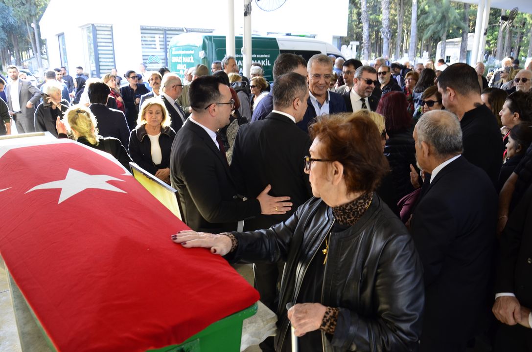 Muazzez İlmiye Çığ'a Mersin'de Son Görev 4