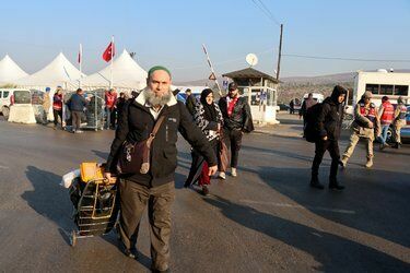 Suriyeliler Hatay Sınır Kapılarına Akın Akın Geliyor 13