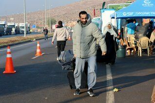 Suriyeliler Hatay Sınır Kapılarına Akın Akın Geliyor 14