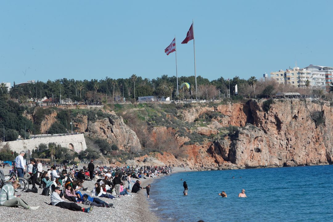 Karlı Dağlardan Sahile Antalya'da 1 Günde 2 Mevsim! 7
