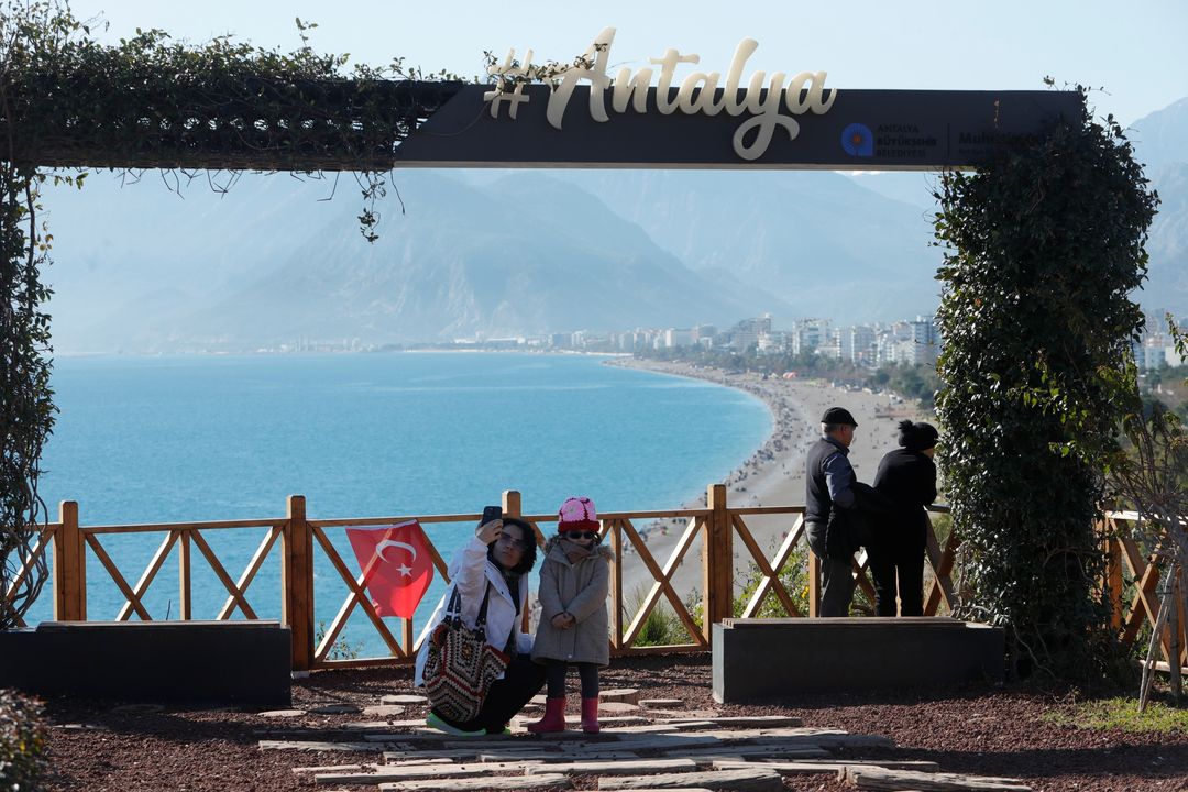 Karlı Dağlardan Sahile Antalya'da 1 Günde 2 Mevsim! 4