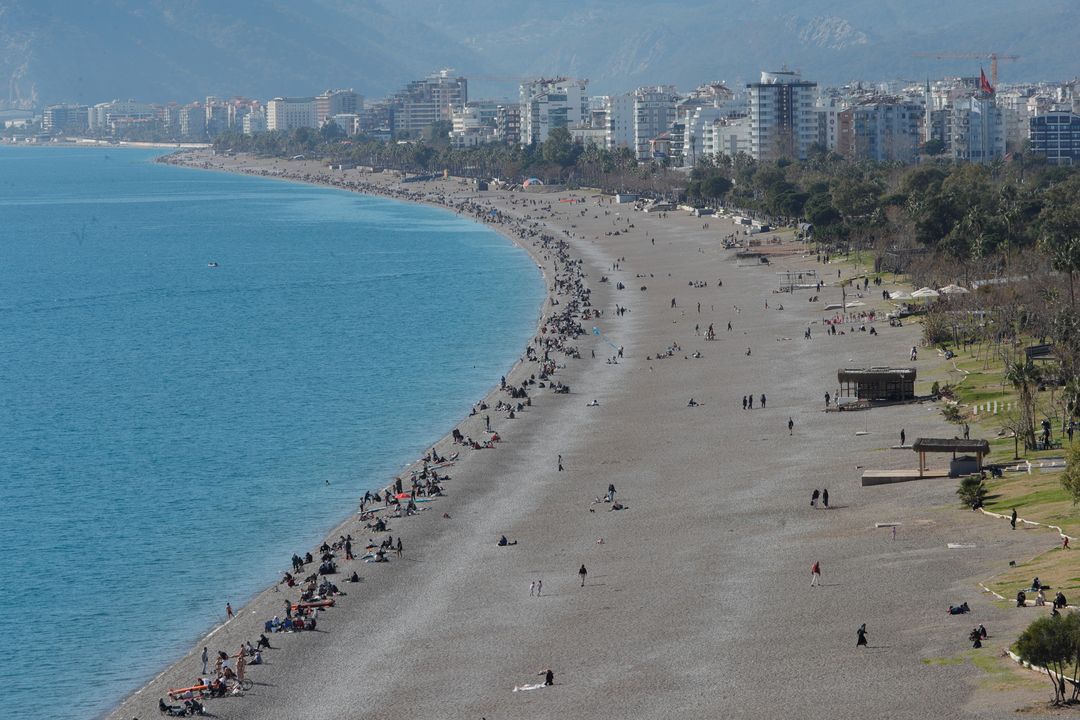 Karlı Dağlardan Sahile Antalya'da 1 Günde 2 Mevsim! 6