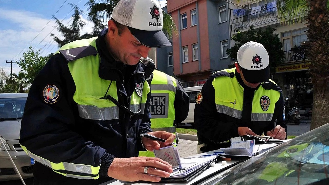 Araç sahipleri kontrol etmeden trafiğe çıkarsa yandı: Hepsine büyük para cezası kesiliyor 4