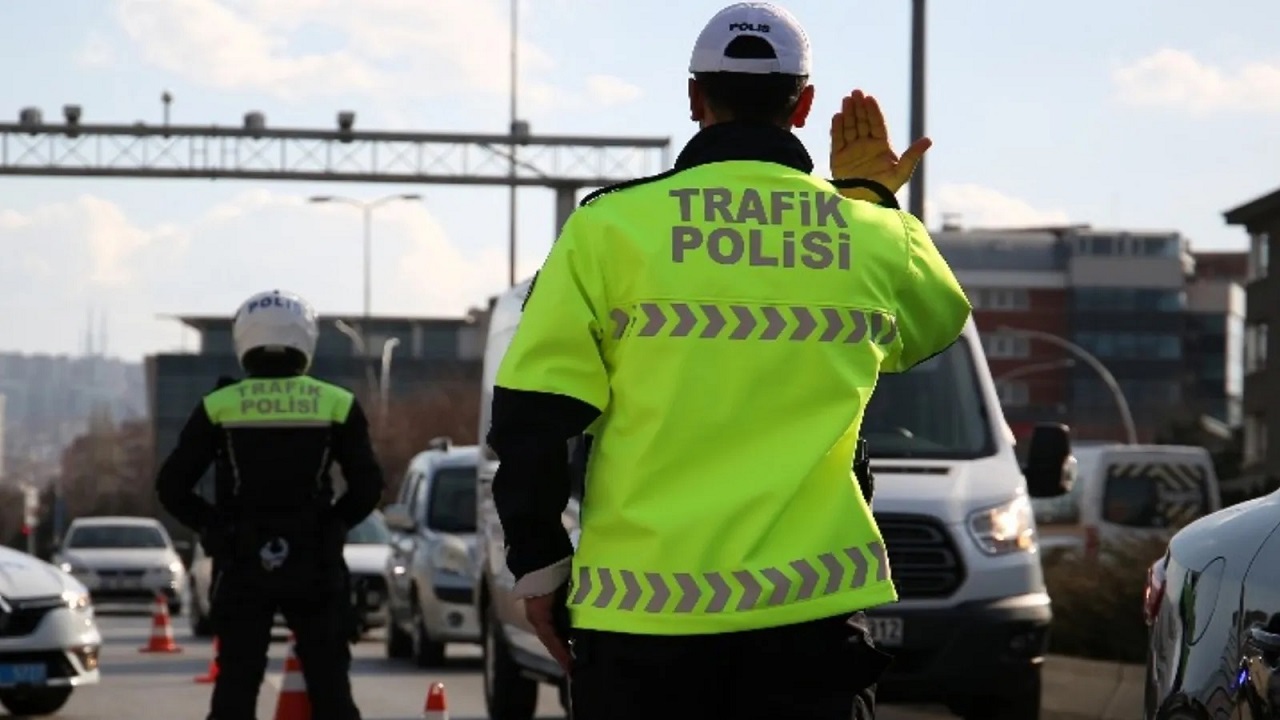 Araç sahipleri kontrol etmeden trafiğe çıkarsa yandı: Hepsine büyük para cezası kesiliyor 2