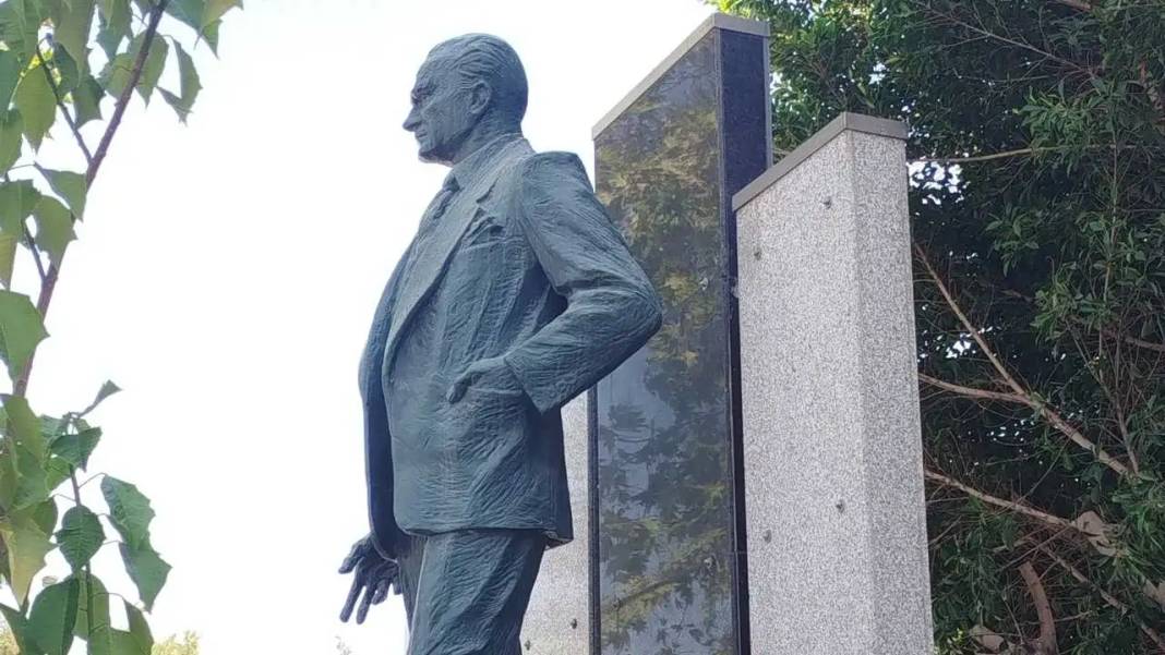 Antalya’da Atatürk Heykeli Artık Özgür! 4