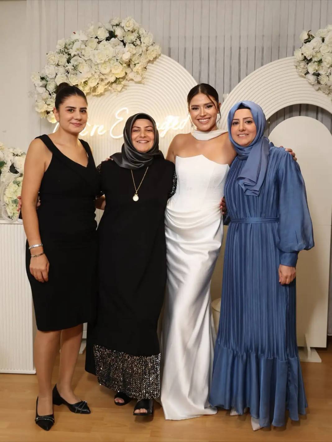 Nişanlandı! Törenden Kareler Gündem Oldu 7