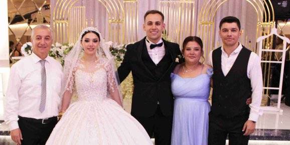 Ömer Ali Yetgin ve Ailesinin Mutlu Günü! Barış ve Hürriyet Çifti Birlikteliğe İmza Attı 5