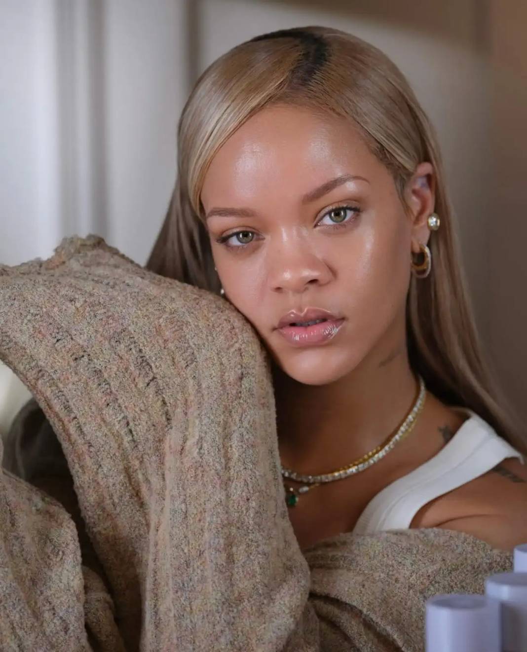 Rihanna Hayallerine Kavuştu! 3'üncüsünü Kucağına Aldı 3