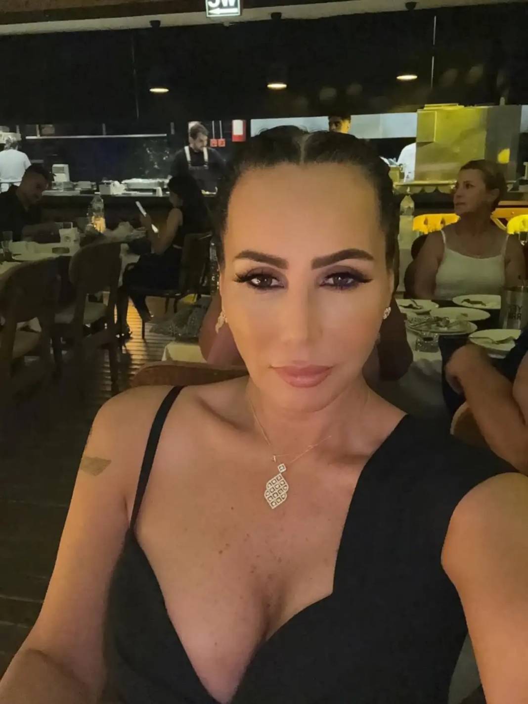 8 Yıllık Evlilik Bitti, Asena Bülent Ersoy’la Döndü 1
