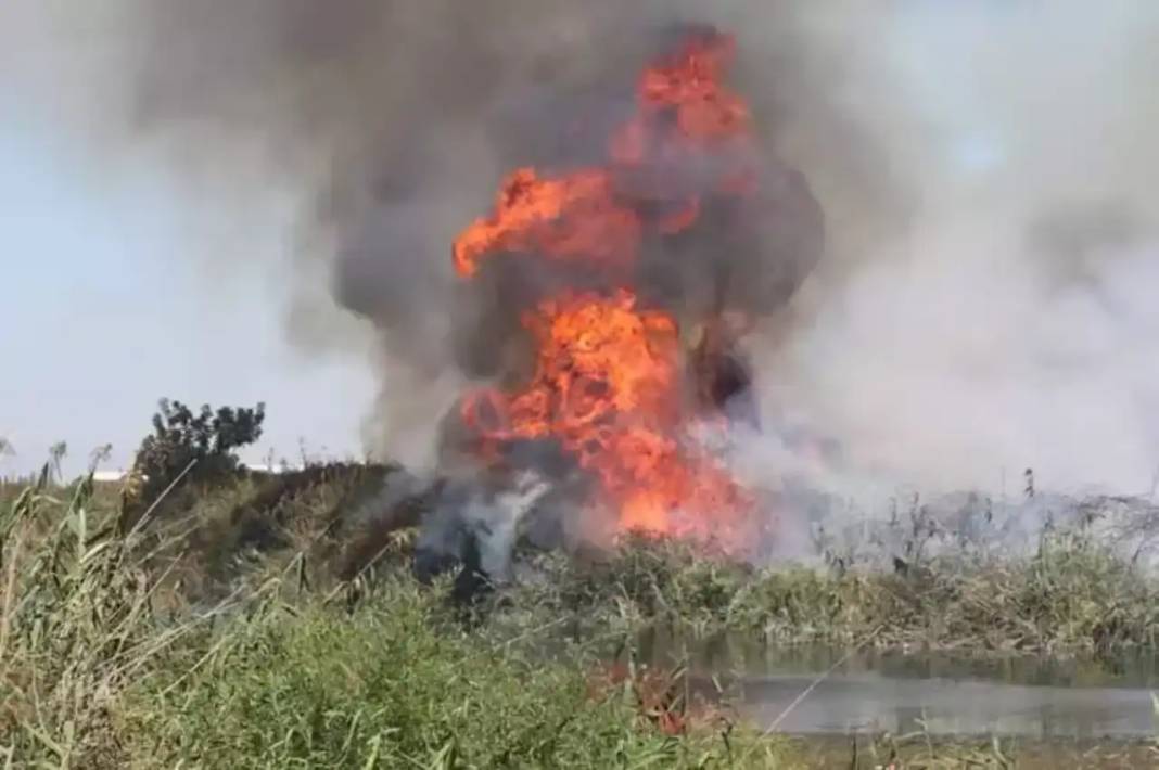 Antalya’da Düden Çayı Kıyısında Korkutan Yangın! Halk Kano ile Müdahale Etti 2