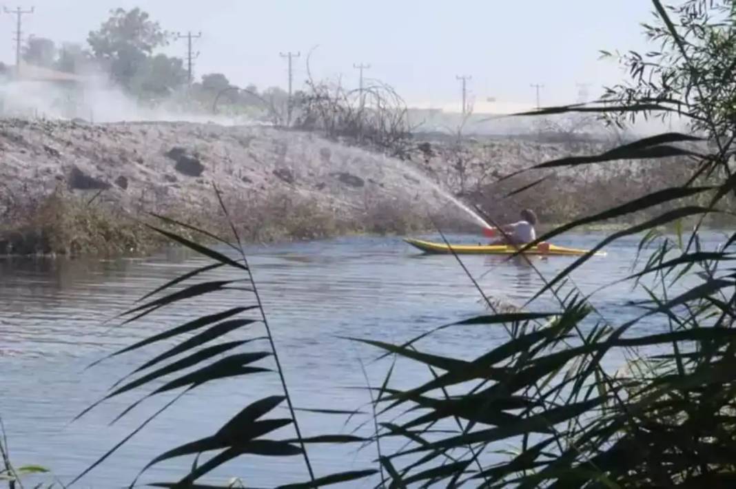 Antalya’da Düden Çayı Kıyısında Korkutan Yangın! Halk Kano ile Müdahale Etti 5