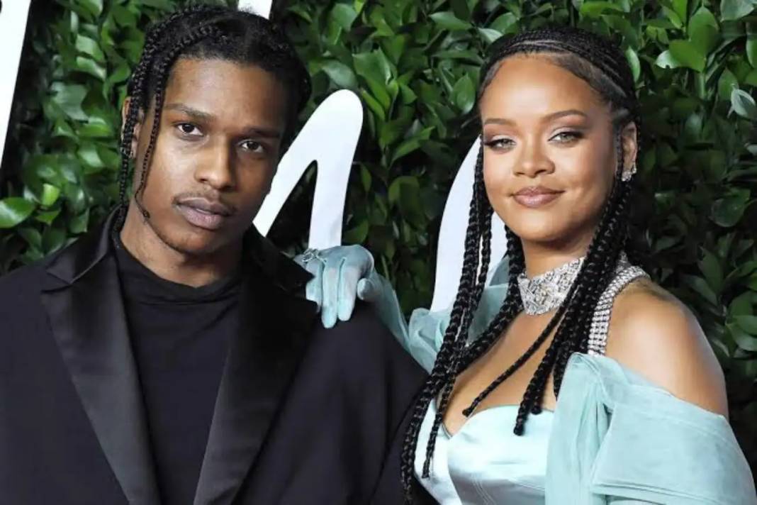 Rihanna Hayallerine Kavuştu! 3'üncüsünü Kucağına Aldı 7