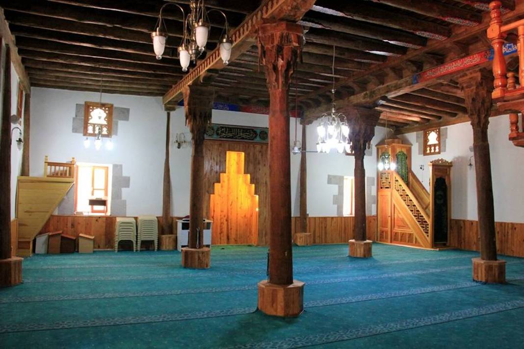 600 Yıllık Mihrap Kaleiçi'nde Merdiven Altında Buldu 2