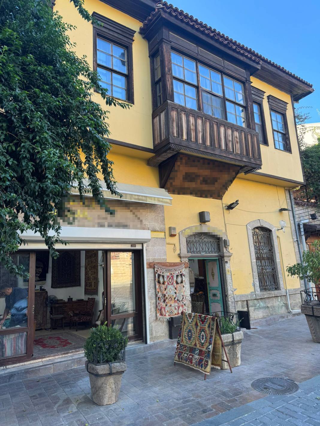 600 Yıllık Mihrap Kaleiçi'nde Merdiven Altında Buldu 5