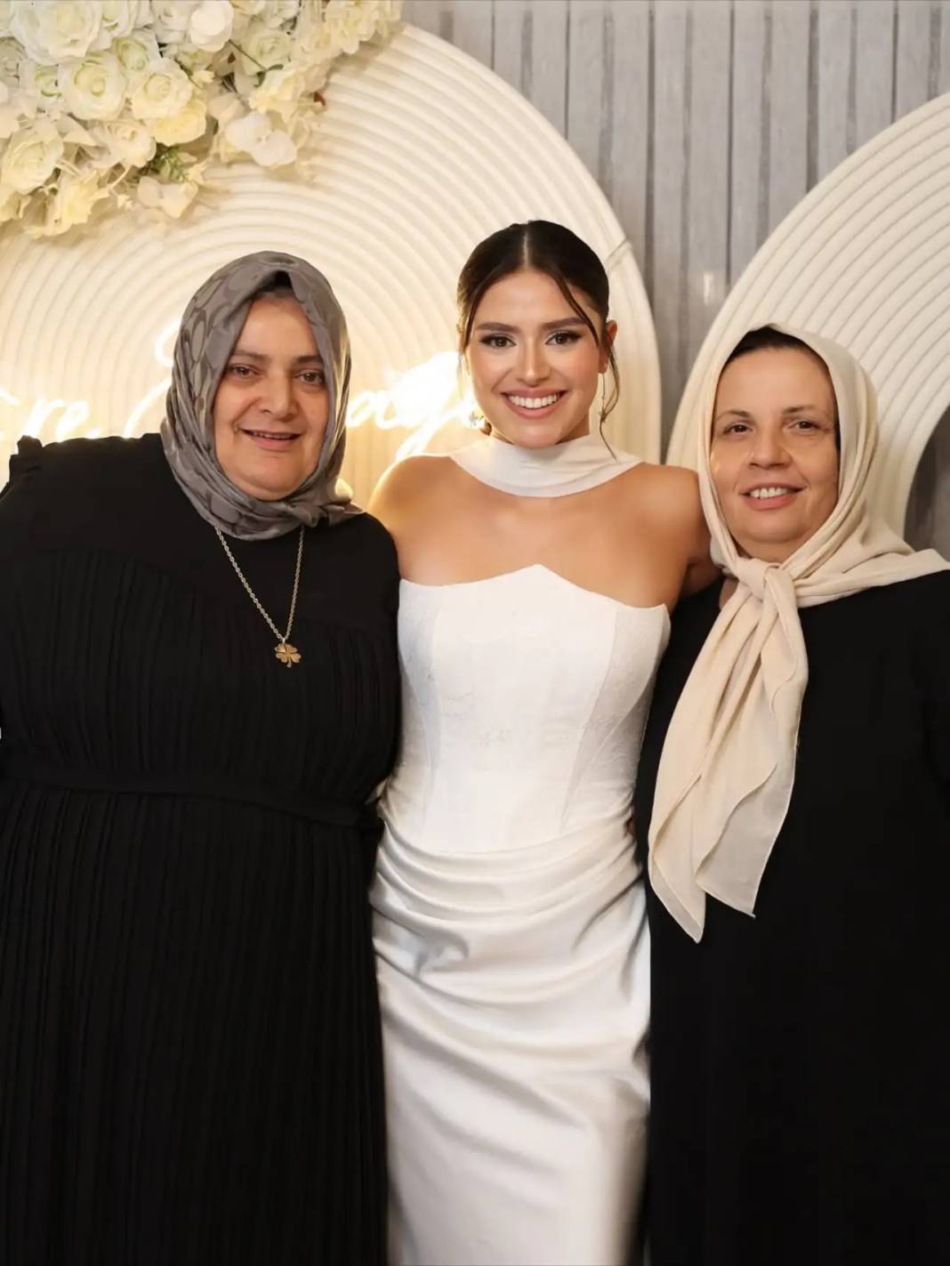 Nişanlandı! Törenden Kareler Gündem Oldu 12