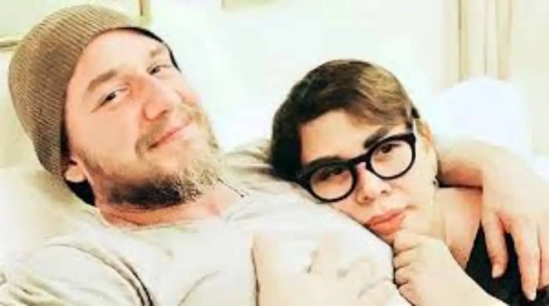 Sezen Aksu’nun Oğlu Mithat Can Özer’in Son Hali Sosyal Medyayı Salladı 7